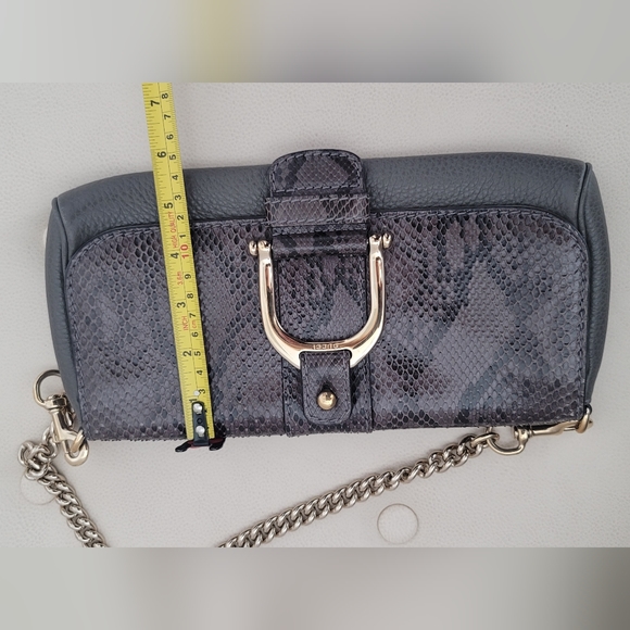 GUCCI GRAY PYTHON GREENWICH CLUTCH WITH SHOULDER STRAP - Picture 14 of 15